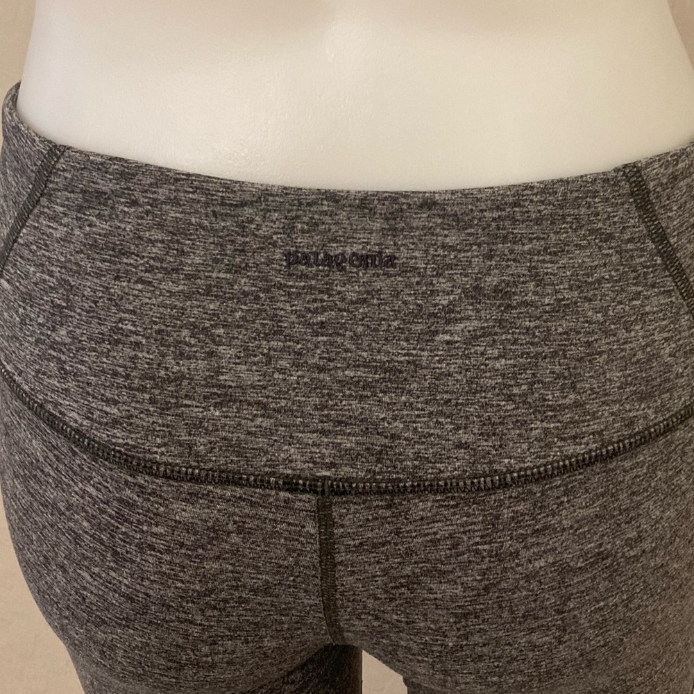 Patagonia Centered Crops Heather Gray Space Dye Leggings Medium - Picture 10 of 12